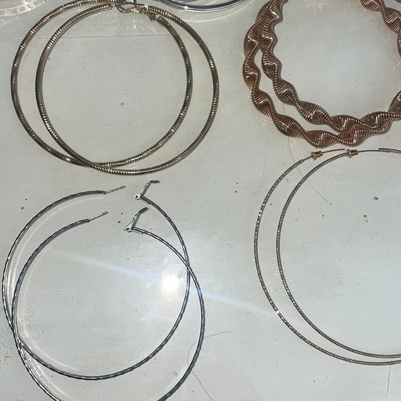 7 gold/sliver large hoop earnings ✨ - Picture 5 of 9